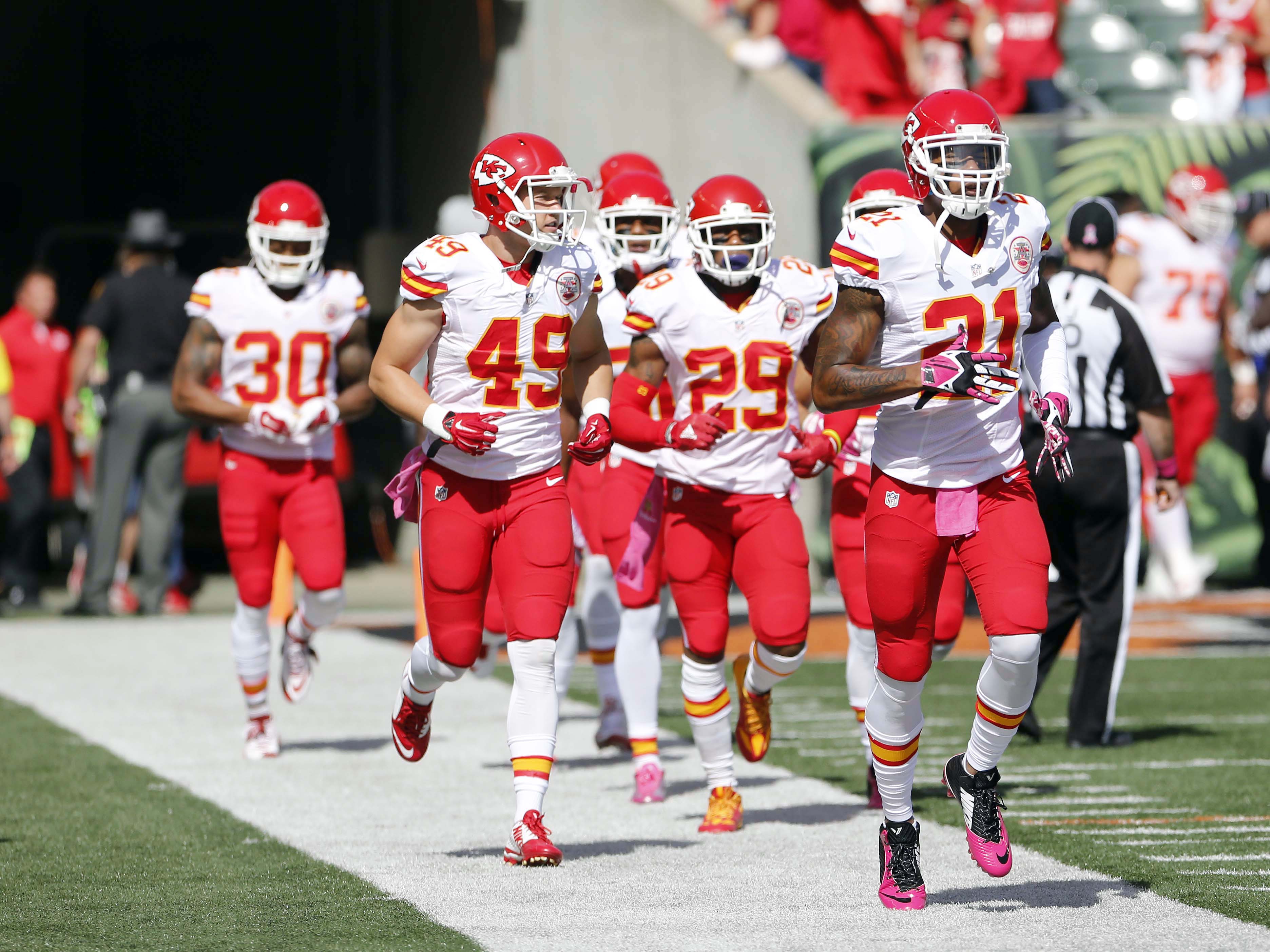 Fan collapses during ChiefsBengals game, pronounced dead Fan collapses during ChiefsBengals game, pronounced dead