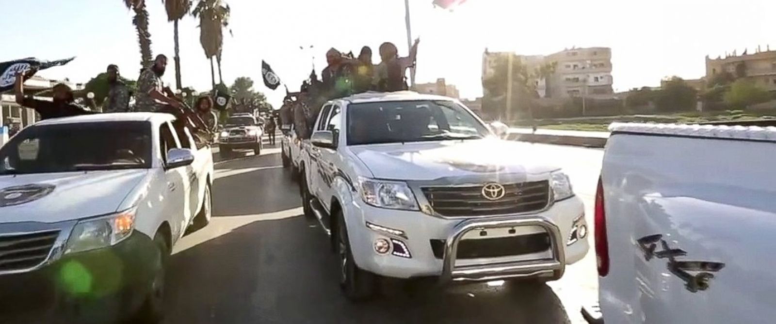 Us Officials Ask How Isis Got So Many Toyota Trucks Whas11 Com