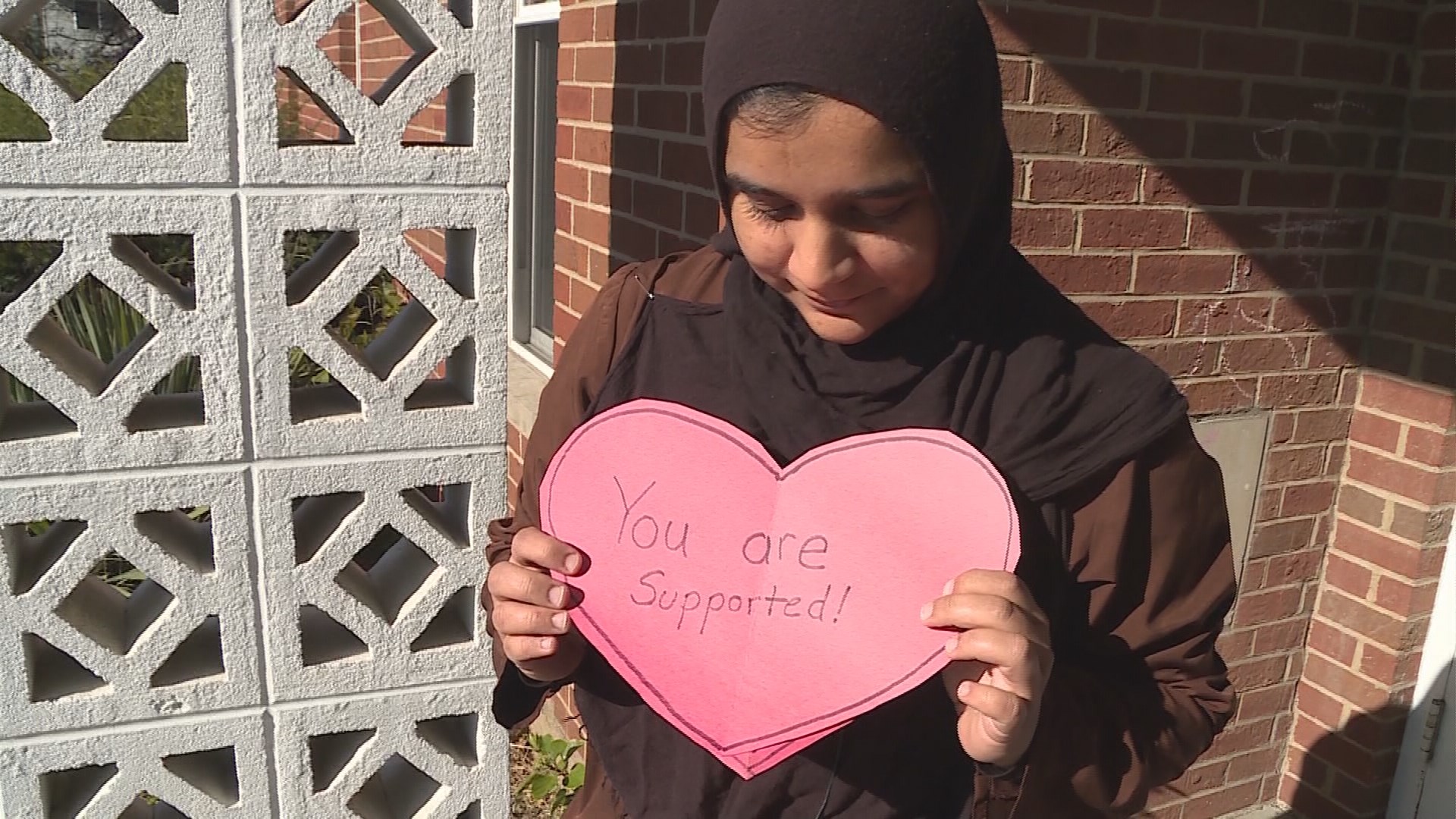 Messages of love left at Muslim school in Louisville | whas11.com