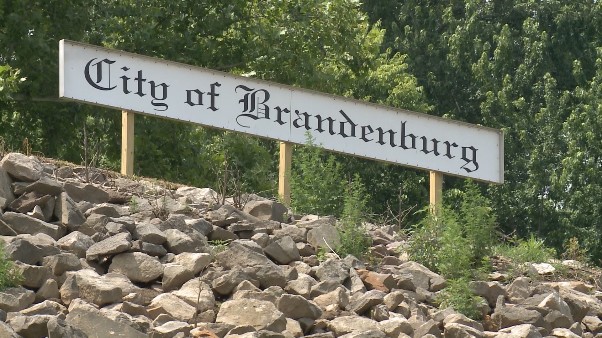 Brandenburg leaders hoping to get controversial Confederate monument