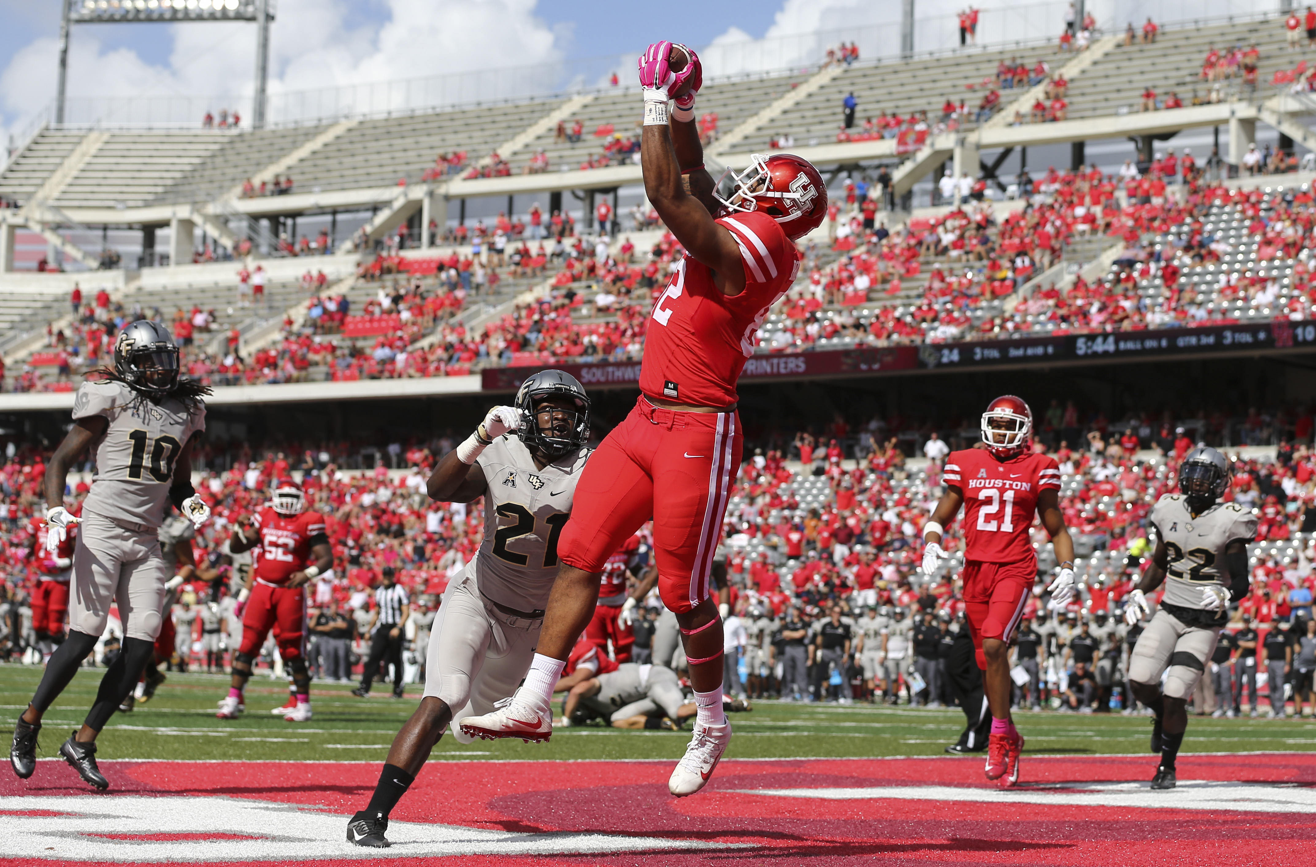 Ward rallies Houston to 31-24 win over UCF - ABC13 Houston