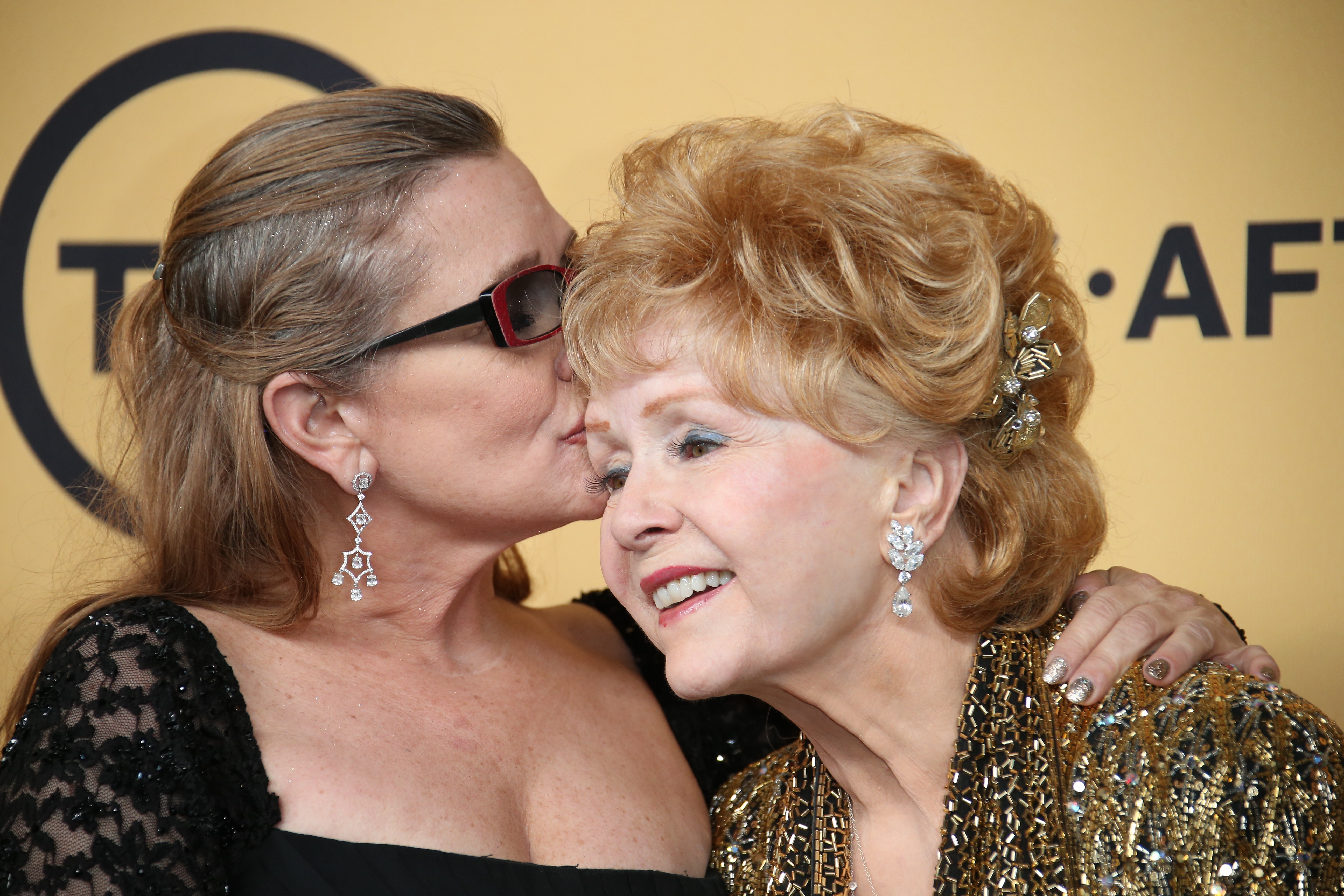 Could Debbie Reynolds have died of a broken heart? | whas11.com