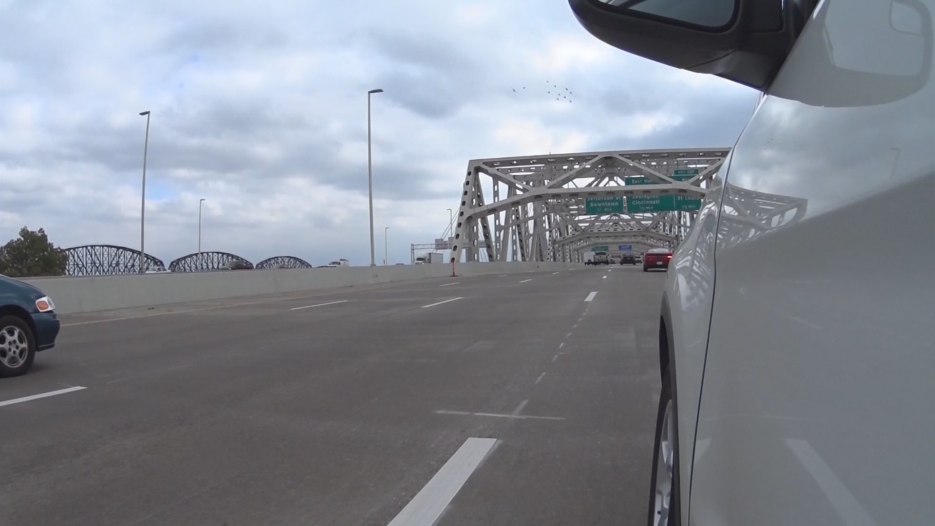 RiverLink Approx. 80,000 vehicles cross toll bridges each weekday