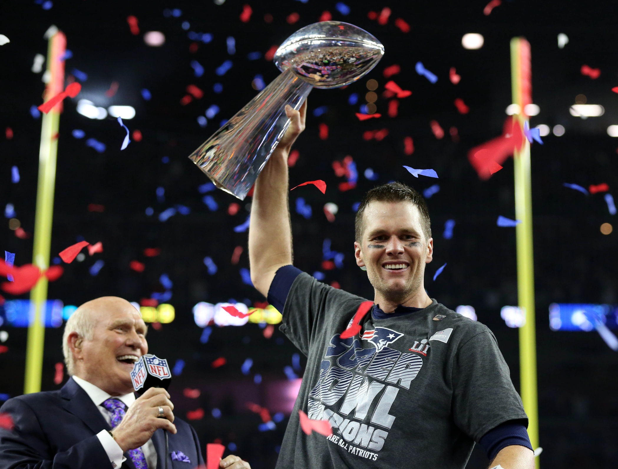 Tom Brady shows off all five Super Bowl rings as Patriots hold