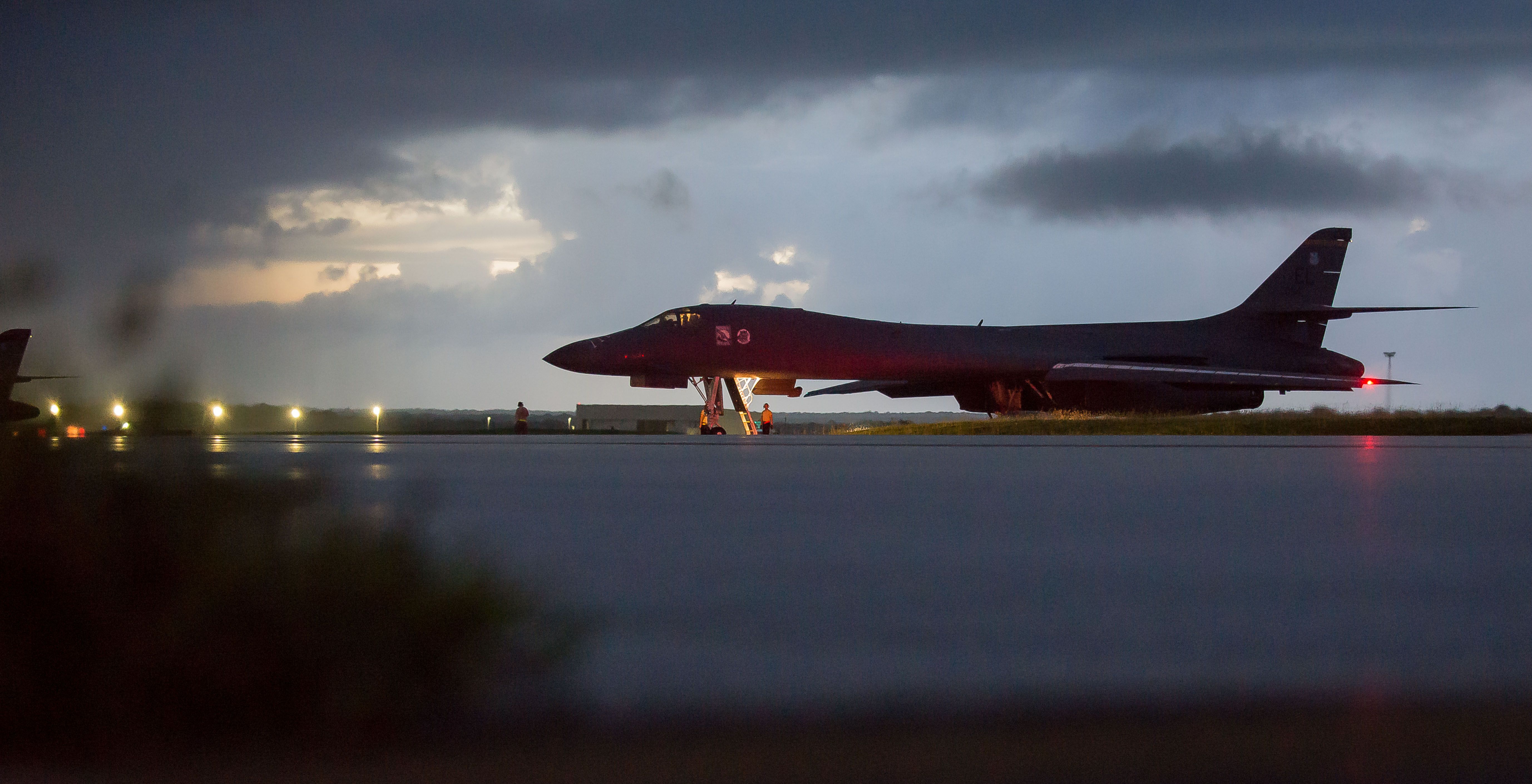 U.S. Flies B1 Bombers, F-15 Jets Off North Korea Coast | Whas11.com