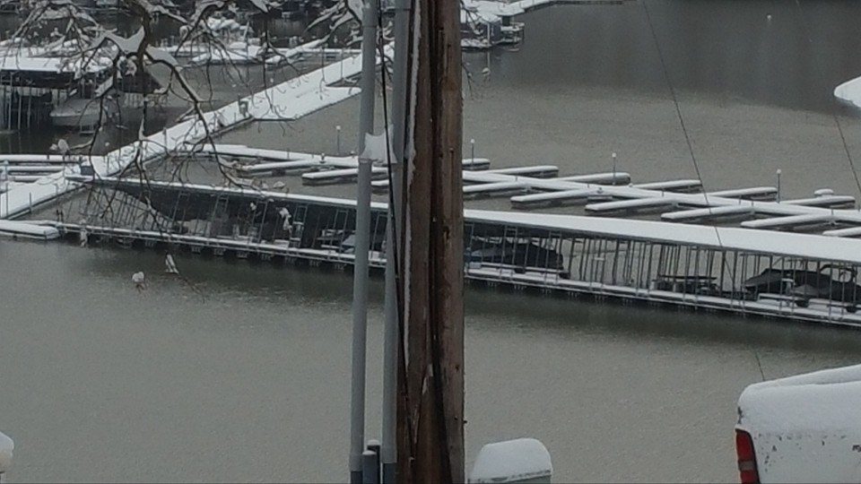 Lake Cumberland docks hit with millions in snow damage | whas11.com